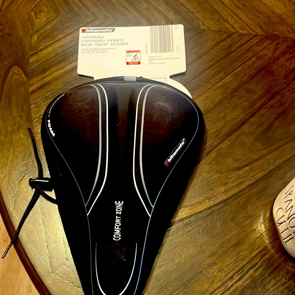 Seat cover for bike NWTs bought but doesn’t fit